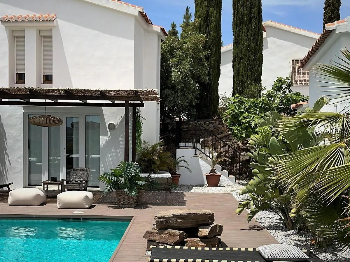 Belvilla By Oyo Villa Aurora Sayalonga 0*,  Spain